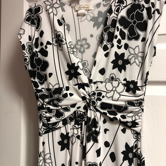 Dress. Knee length - Picture 14 of 16